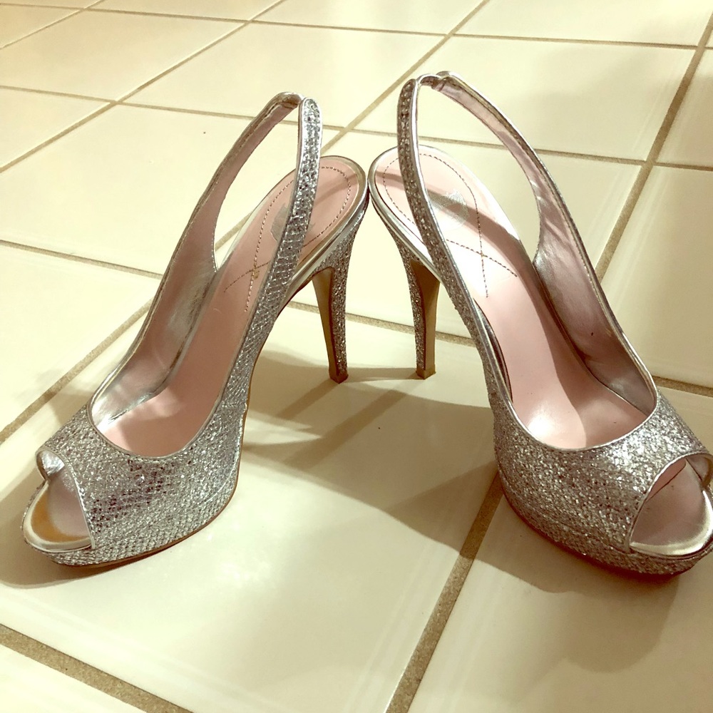 MISS AMERICA: Ilene Silver Pump
